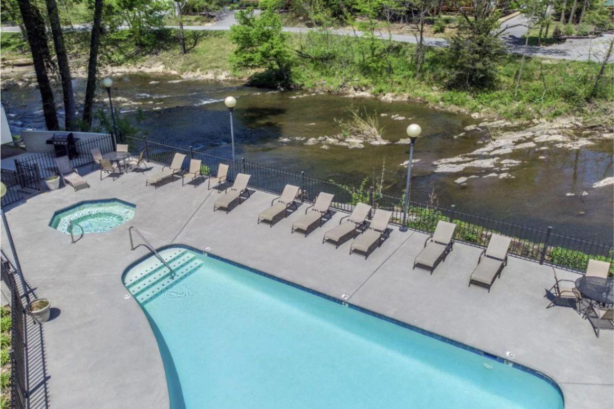 Cl 204 River Mist Pigeon Forge Bagian luar foto